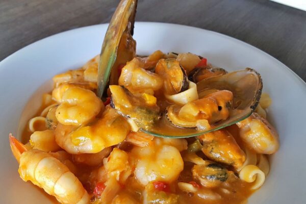 Fettuccini de camarão al diavola